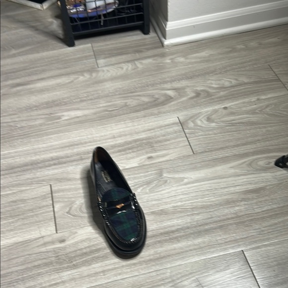 G H Bass & Co Weejuns Black and Green Plaid Loafers (9) - Picture 6 of 14